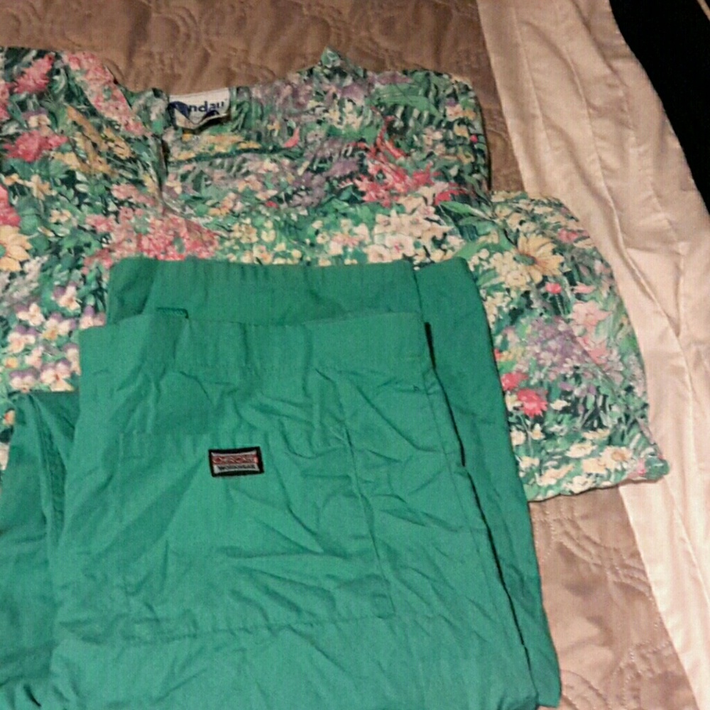 Women scrubs
